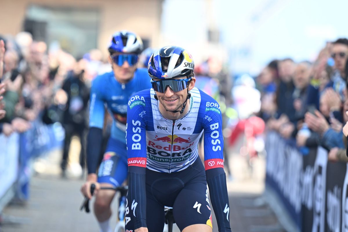 Giro winner to Visma | LaB? ‘Killer Bees hope Hindley can fill Uijtdebroeks-Yates gap’