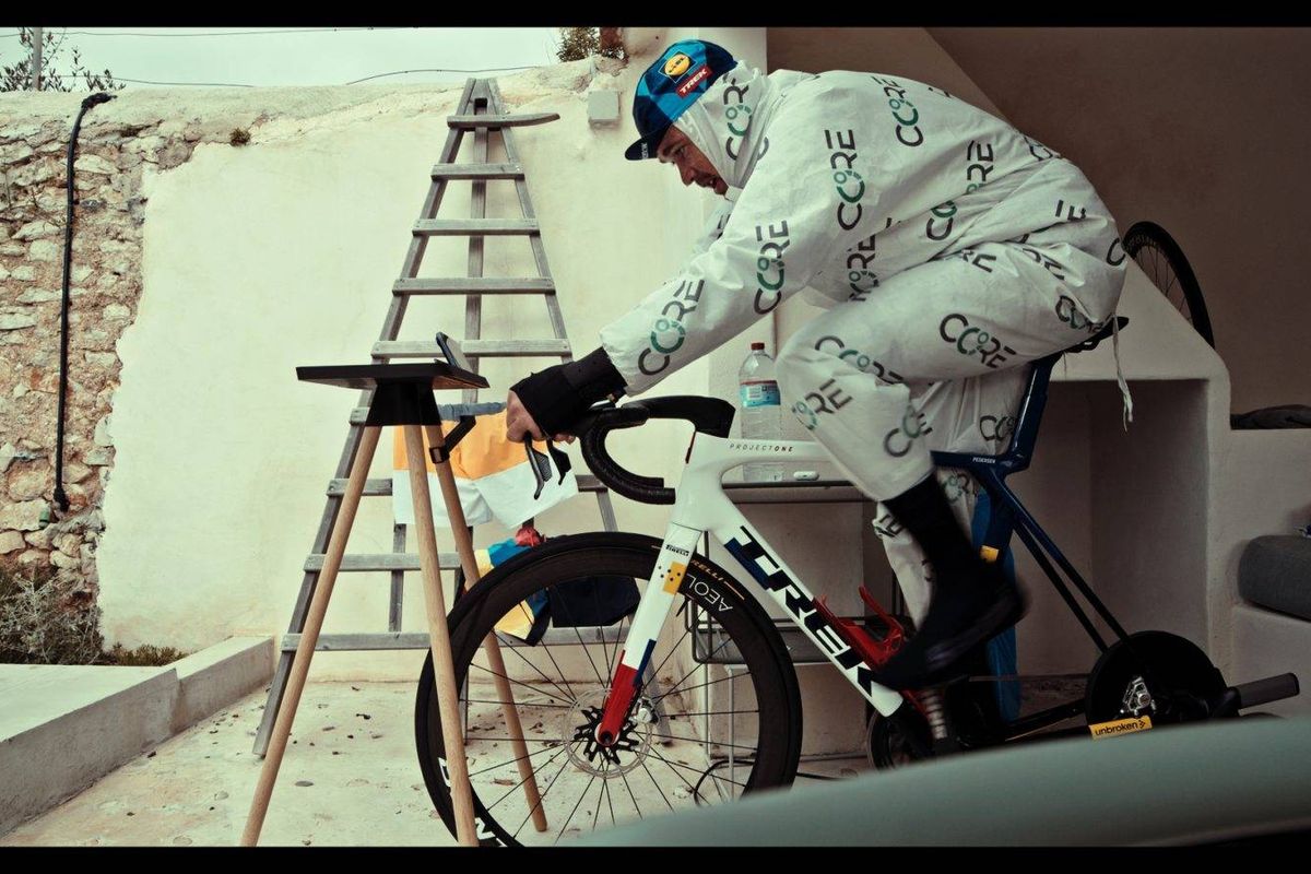 Mads Pedersen's coach explains astonishing Flanders comeback training load: 'Completely insane'