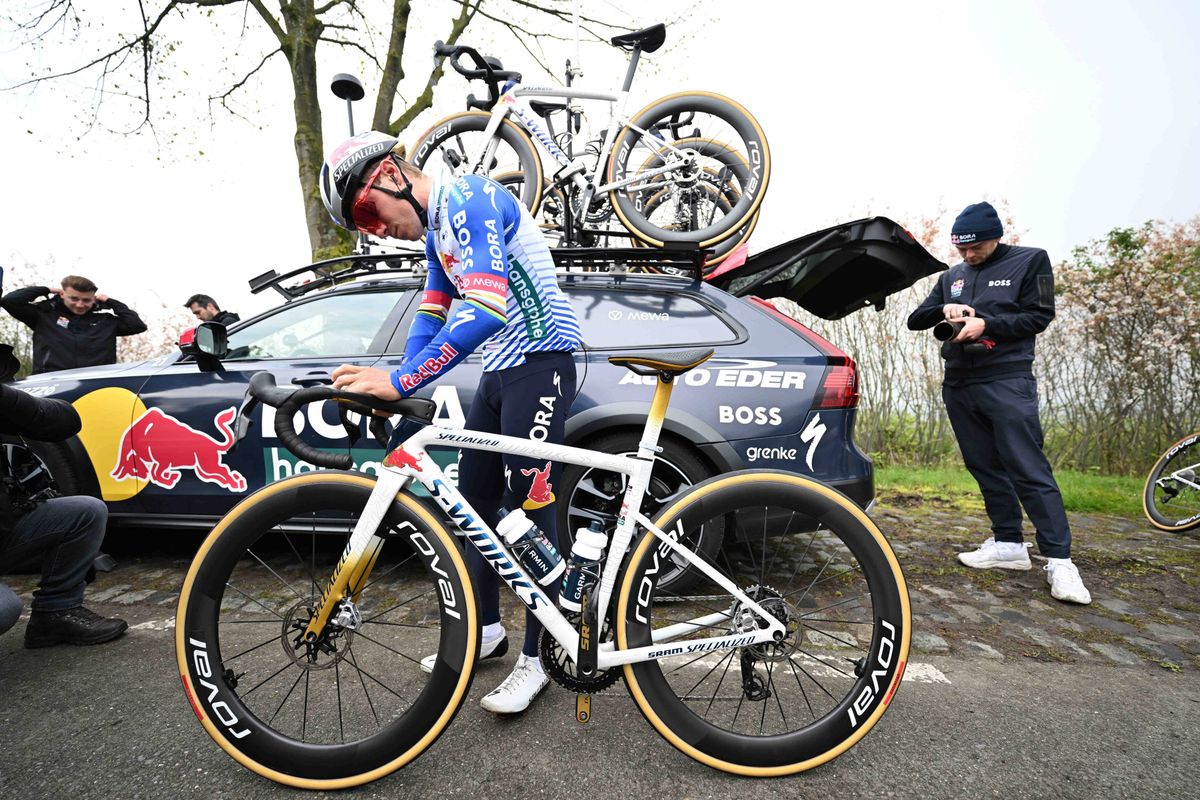 Belgium may be frustrated, but Tim van Dijke is thrilled with Evenepoel’s key role: “Our mate, our Aero Bullet”