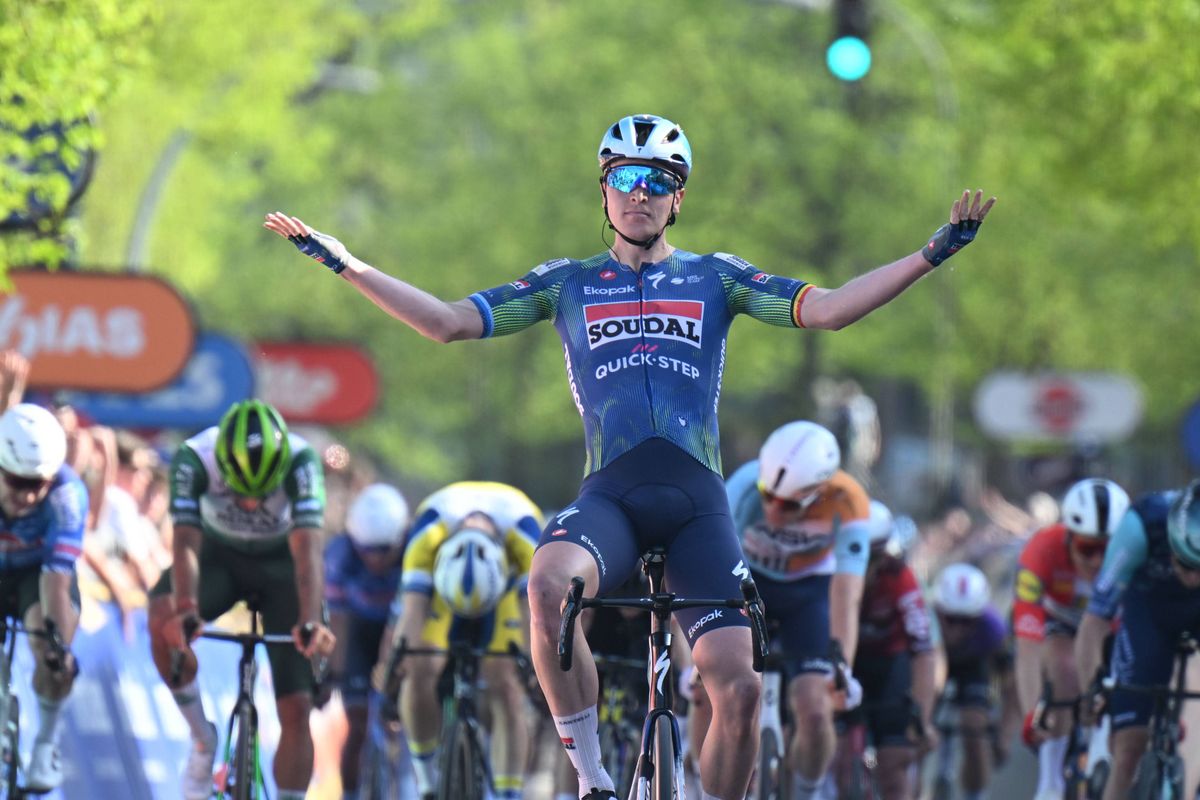Tim Merlier outclasses competition with rocket-propelled sprint at Tour of Limburg