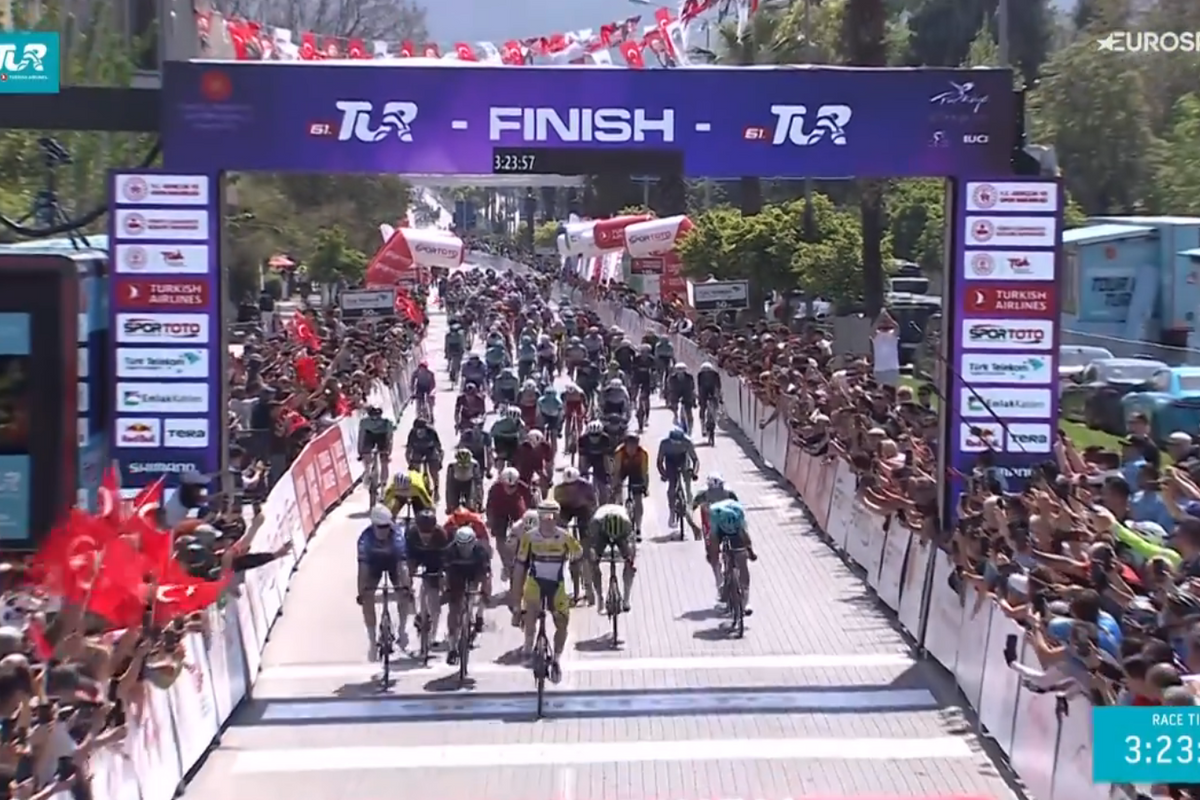 The winning streak of wonderkid Crabbe continues with victory in opening stage of Tour of Turkey