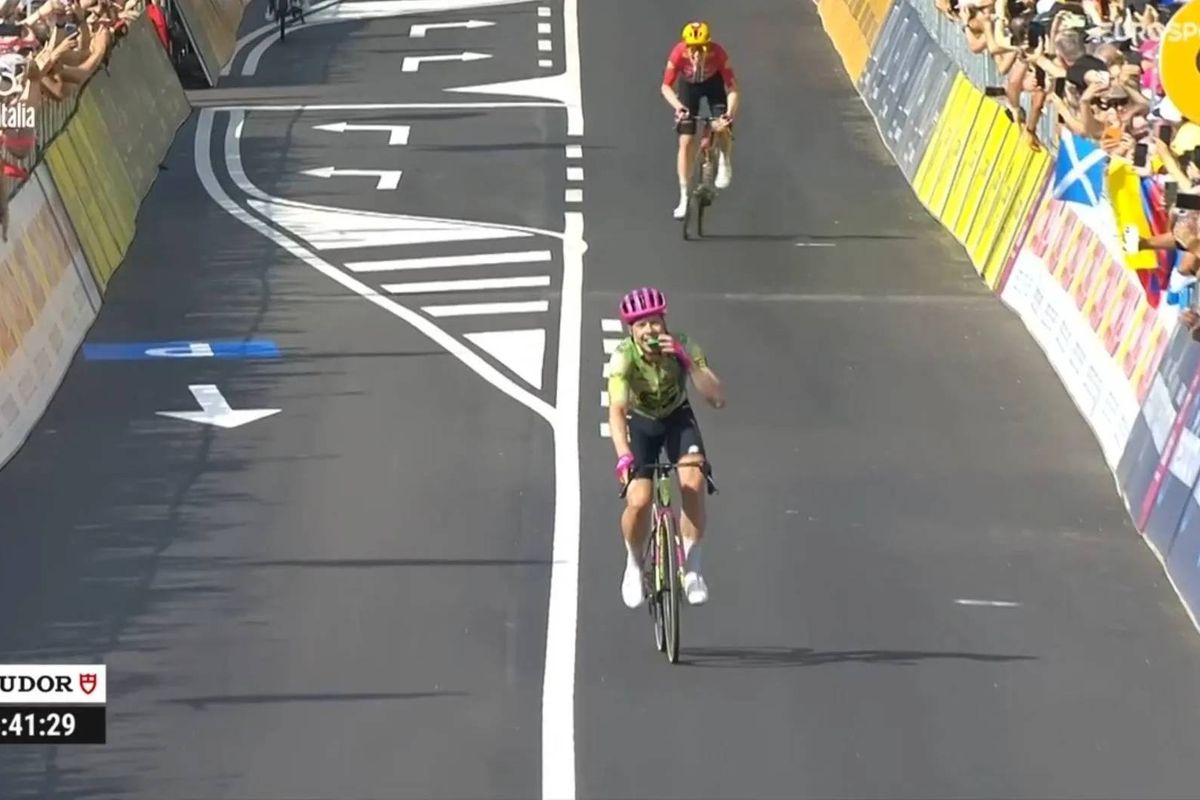 Magnificent stage in Giro d'Italia gets a magnificent winner after unprecedented game of poker