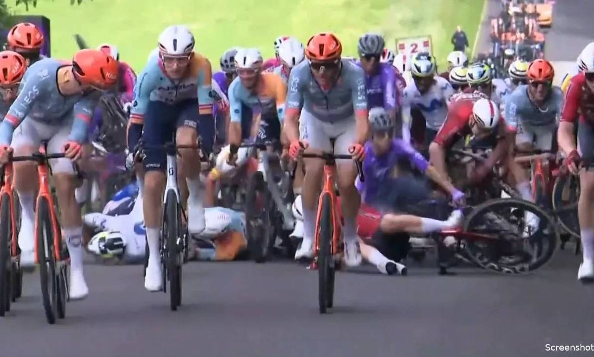 🎥 Massive crash wipes out the peloton in Wallonia stage 3, Pithie wins reduced sprint