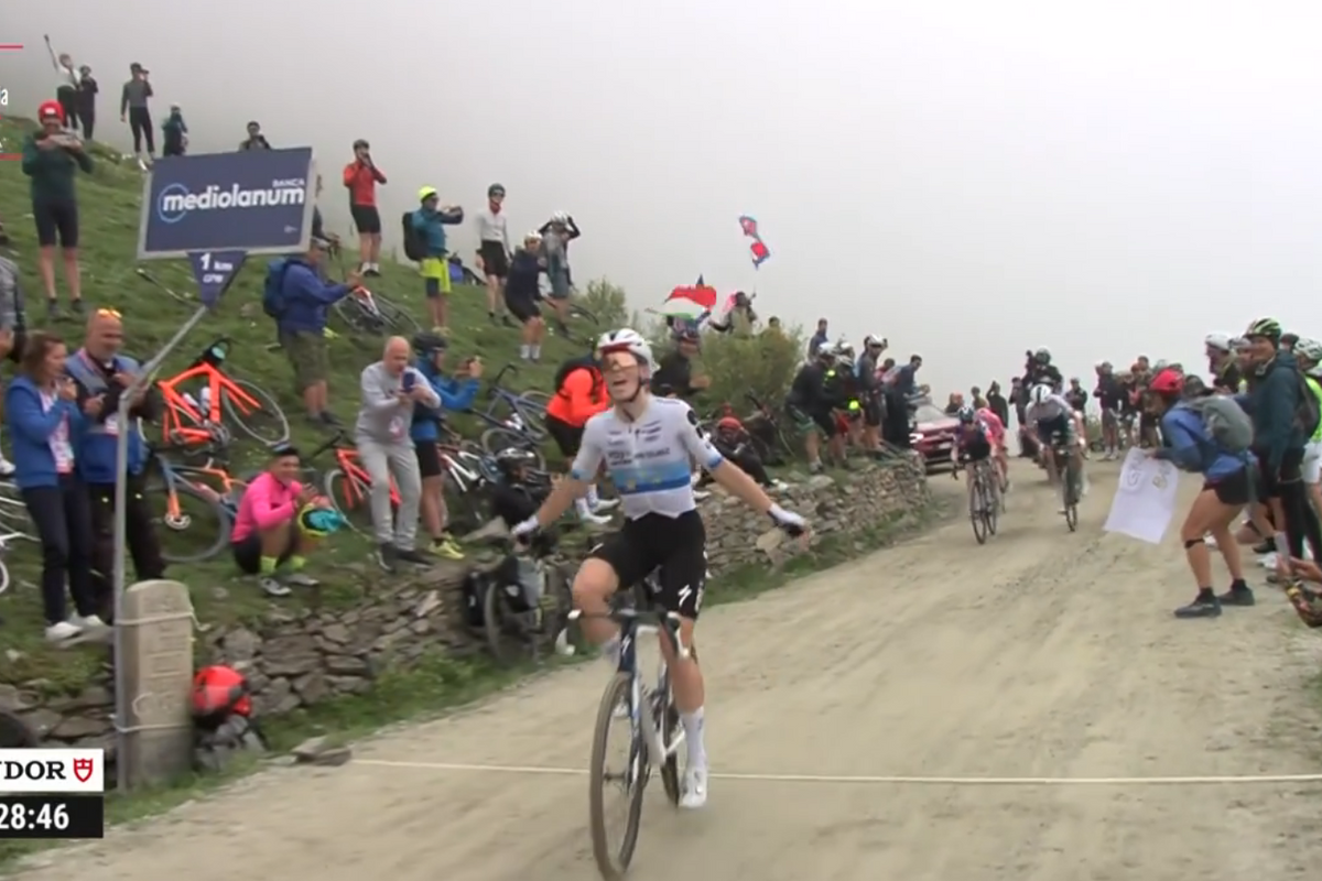 Vollering reigns supreme on Finestre at shortened Giro d'Italia Women queen stage