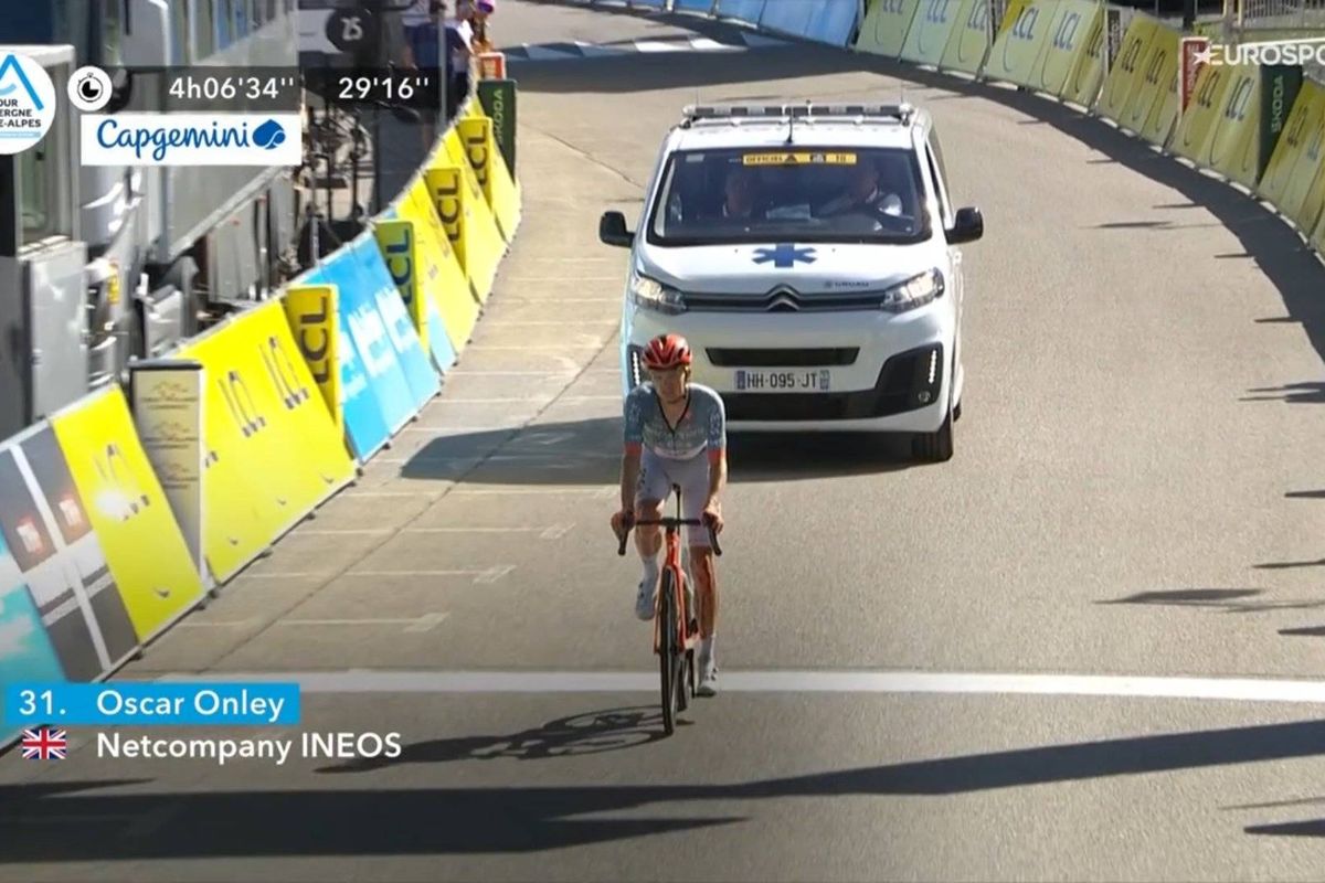 Heavy blow for Netcompany INEOS as Oscar Onley and Joshua Tarling crash: DS Geraint Thomas gives Tour update