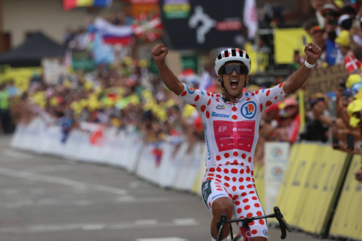 Stage winner Carapaz reacts to Kuss's double crash: 'That's just how it goes'