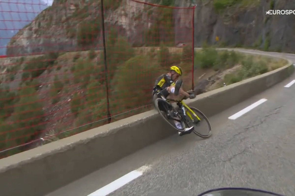 🎥 Visma gutted Kuss crashed, but also relieved he didn't end up in a ravine: ' Left with a sour feeling'