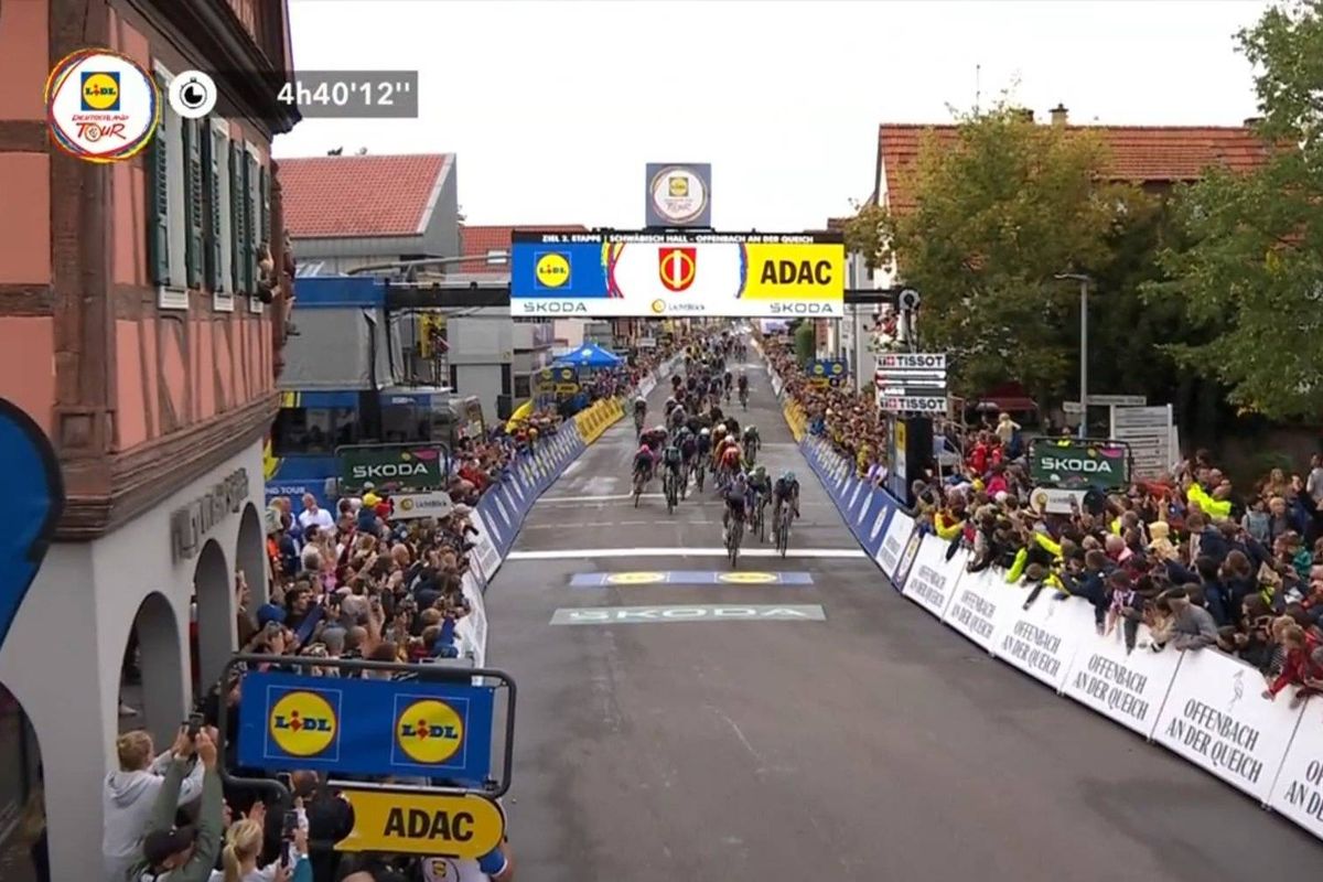 19-Year-Old Red Bull rookie overpowers Paul Magnier in a soaking-wet Deutschland Tour stage 3