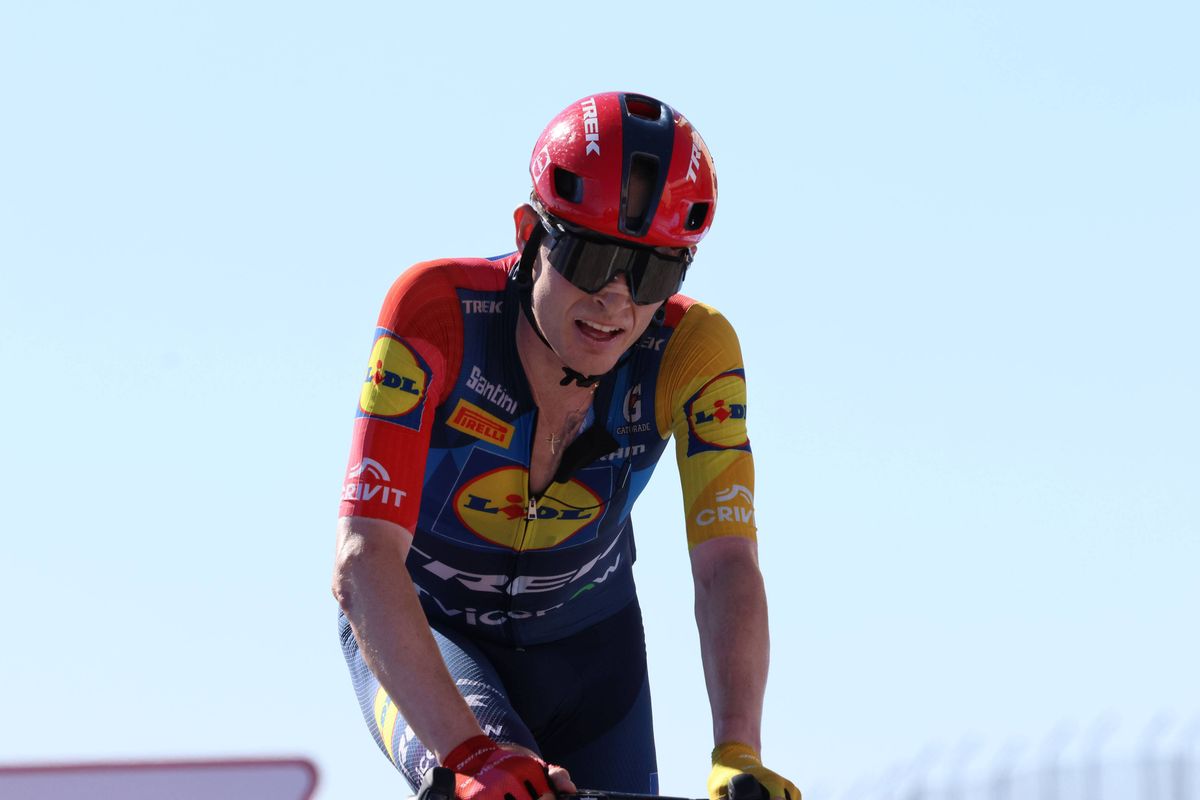 Vuelta podium hopefuls Skjelmose and Carapaz on their way out at Lidl-Trek and EF Education