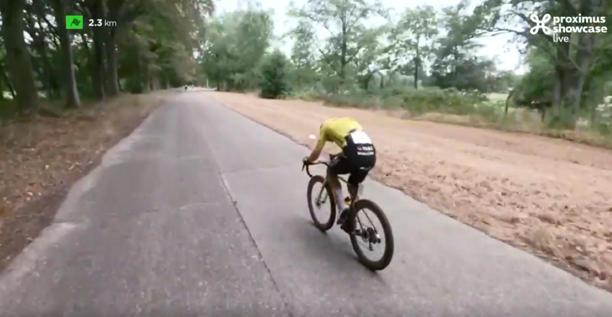 Wout van Aert has to concede to his childhood friend in the final kilometers of the Belgian Gravel Championship