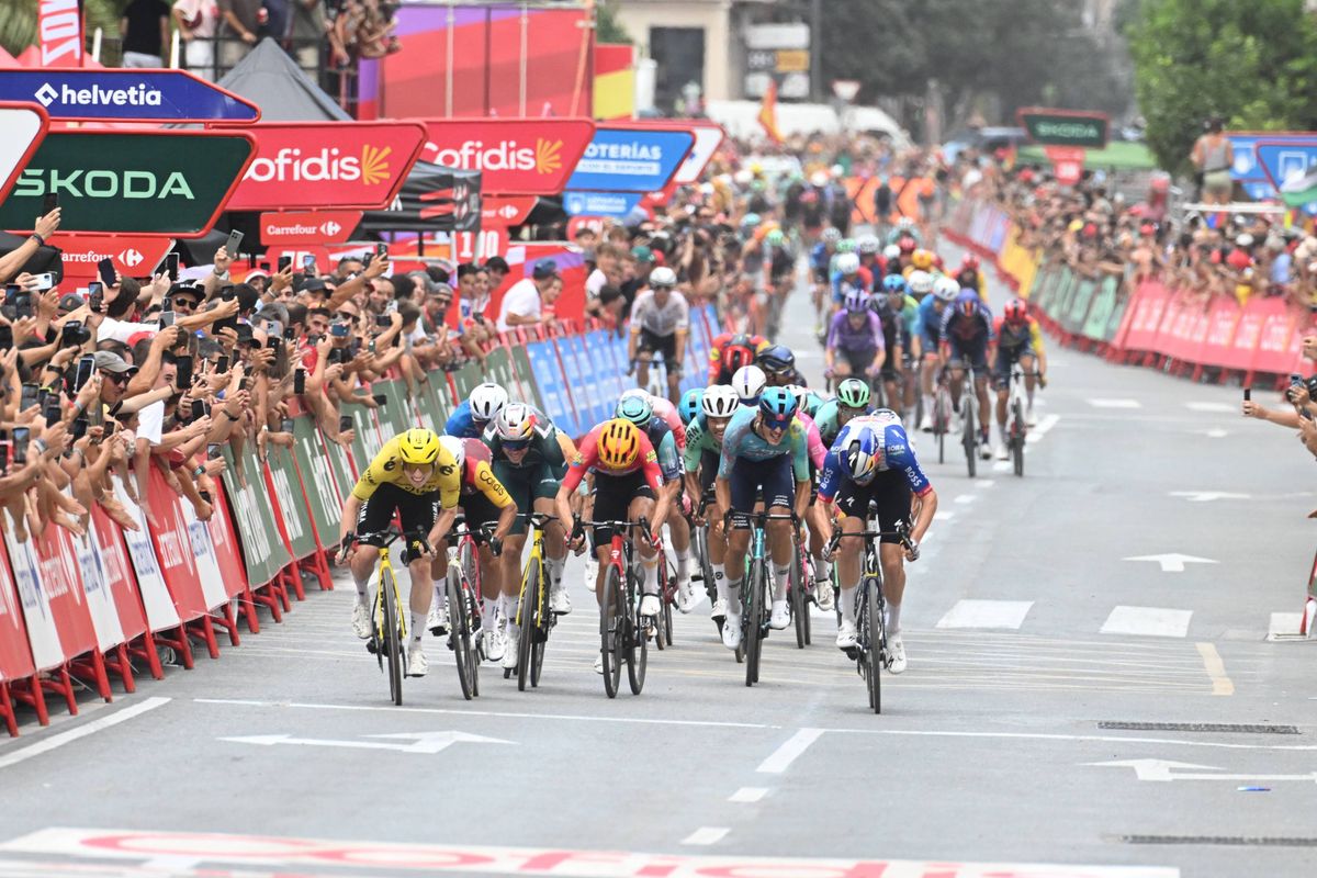 Van Aert takes crucial points with lead-out, but Brennan has a minor point of criticism