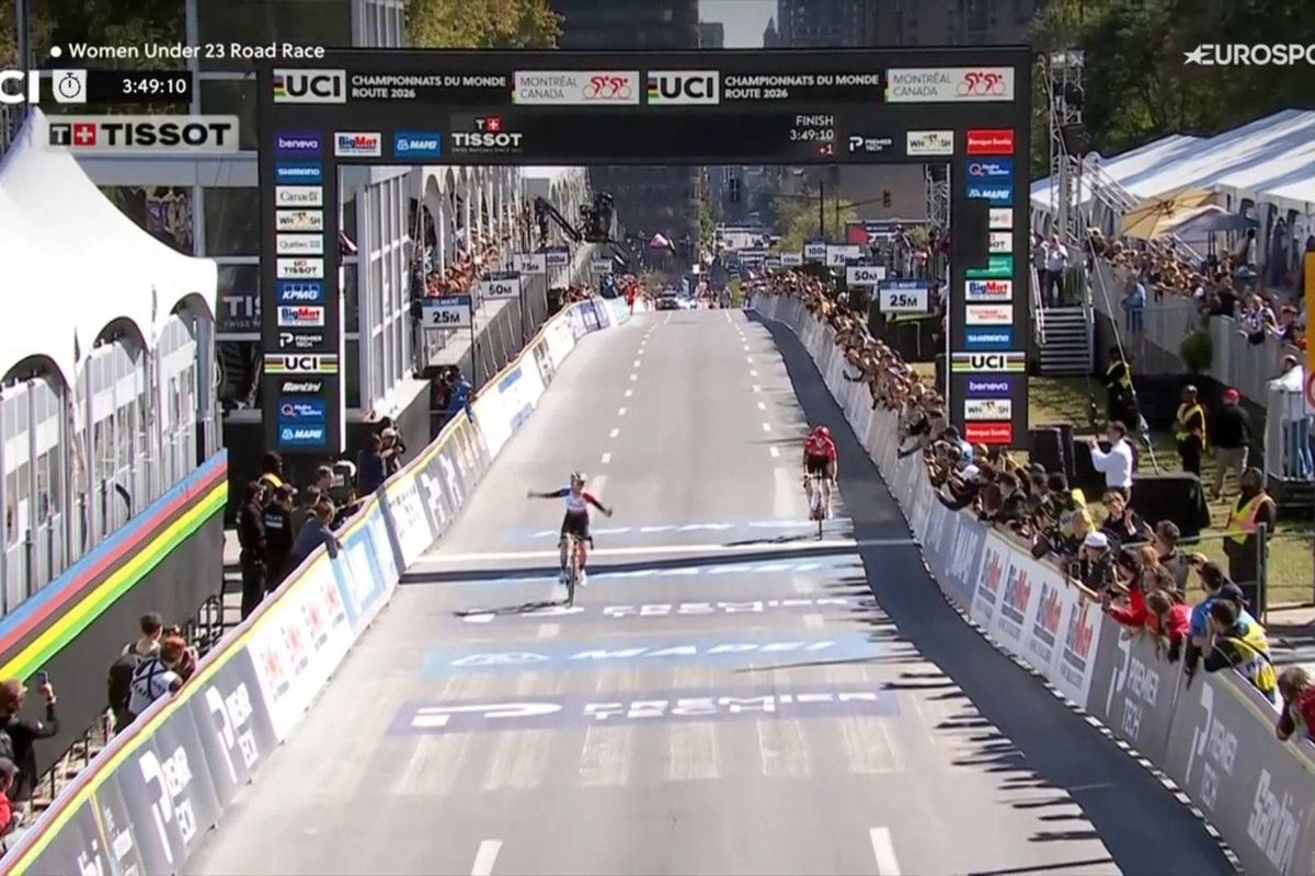Visma star Chladoňová overcomes Canada's Holmgren to win U23 women's world championship road race