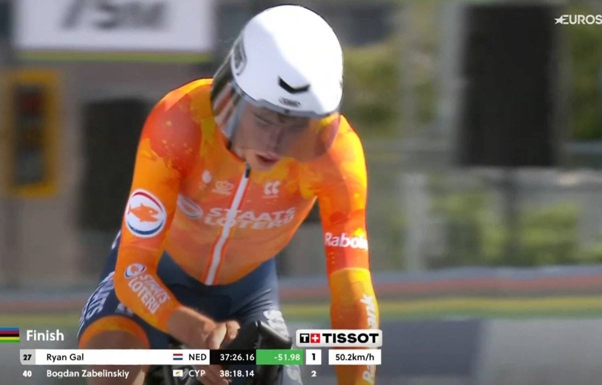 Continental rider Ryan Gal holds off top WorldTour talents to pull off an U23 upset at the World Championships