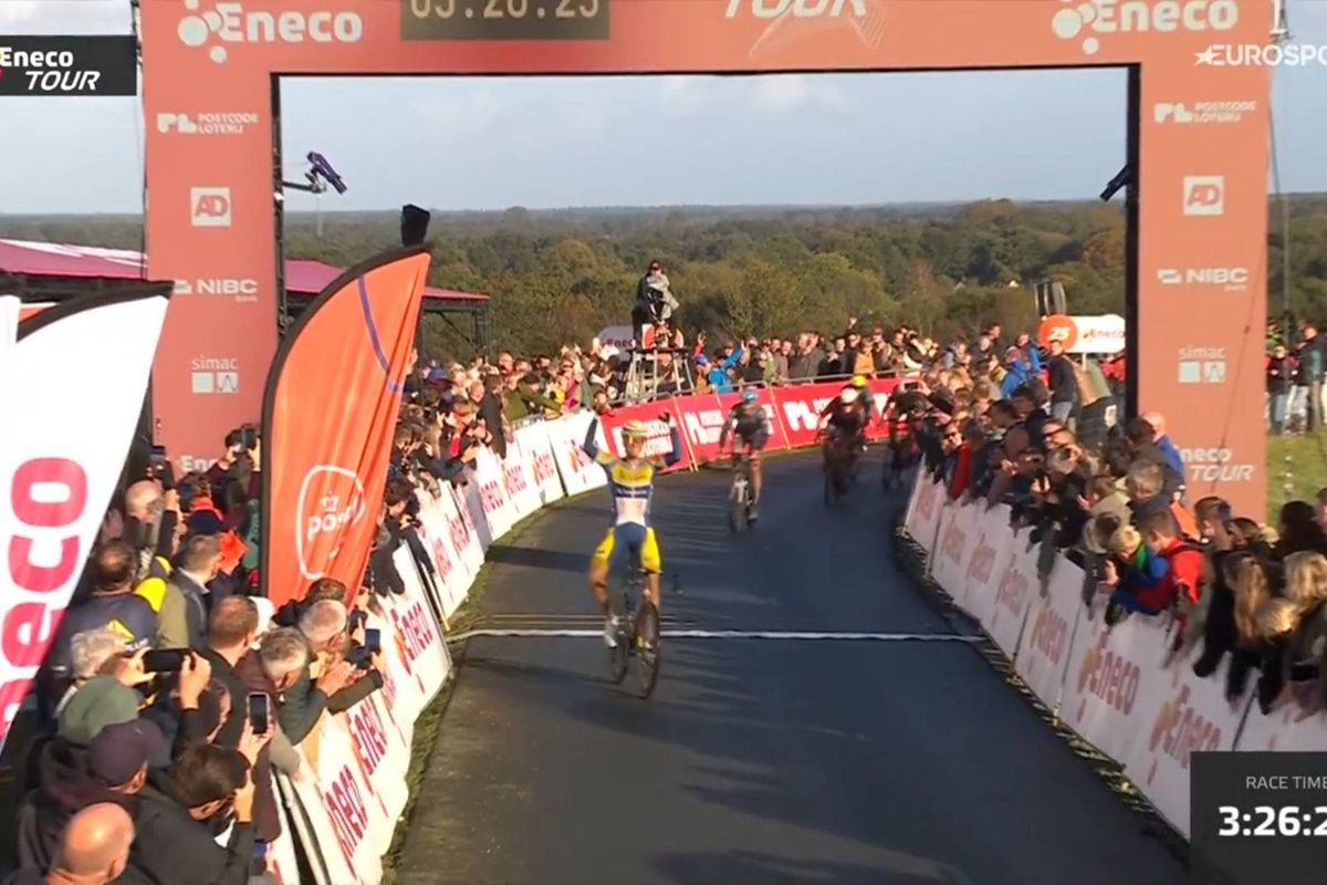 Flanders Baloise win stage 4 of the Eneco Tour and wave goodbye to the peloton in style