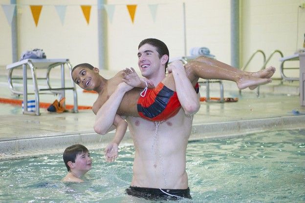 Ex-topzwemmer Phelps stoeit met psyche: 'Ik adem nog'