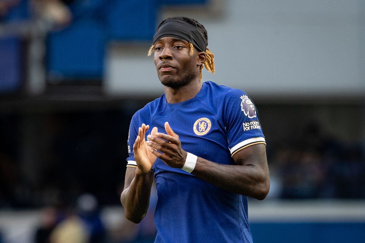 Madueke heeft het volledig verbruid bij Chelsea: 'De volgende keer gooi ik hem eruit'