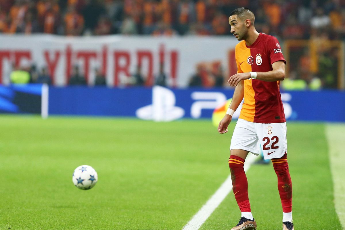 Transferperikelen: Galatasaray licht optie in contract Ziyech