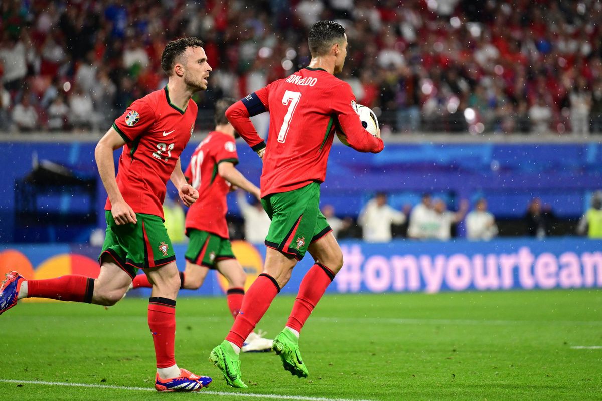 EK 2024 dag 5 | Oud-Ajacied Conceição scoort winnende treffer in de slotfase voor Portugal