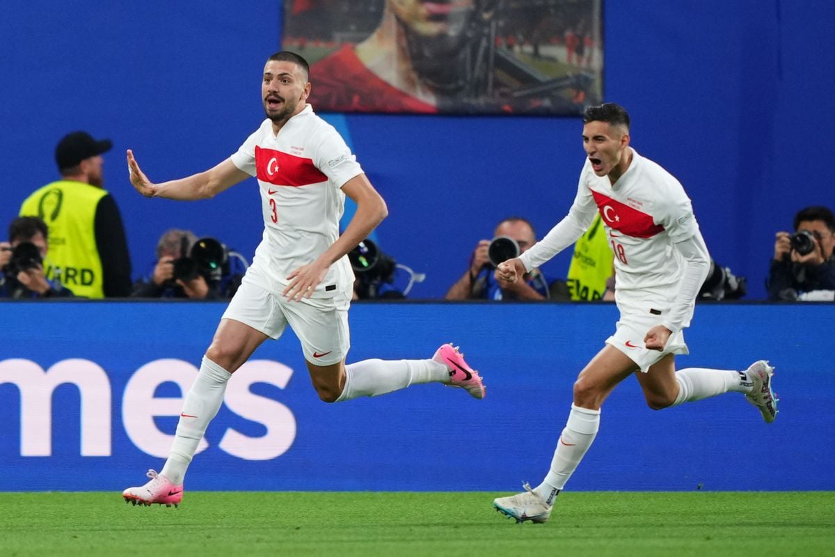 Turkije verrast Oostenrijk en neemt het op tegen Oranje in kwartfinale EK