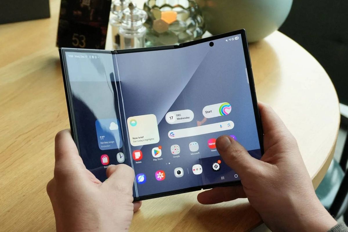 Samsung Galaxy Z Fold 6: Up to ₹63,299 Effective Discount on Amazon India Sale | Quick Digest