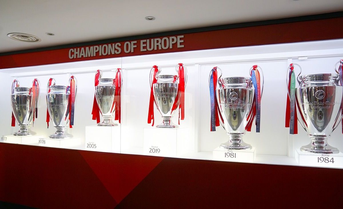 Liverpool store fc trophies