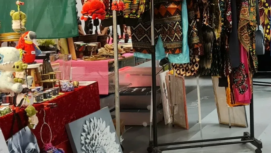 Voorjaarsmarkt in binnenstad van Assen woensdag