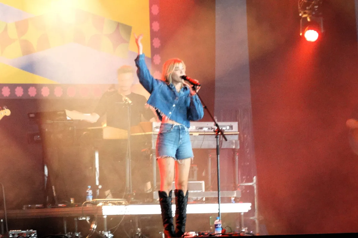 Hannah Mae vervangt S10 op bevrijdingsfestivals