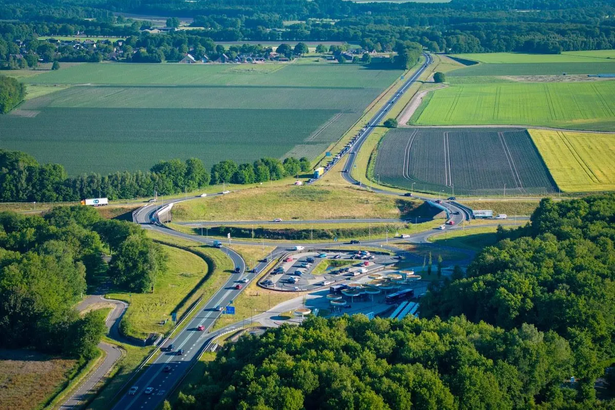 Aanpak verkeersplein Gieten: fly-over en extra rijstroken op N34