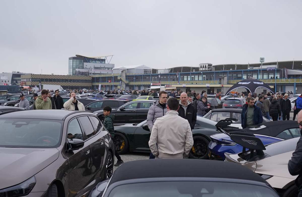Brandend rubber, knallende uitlaten en harde muziek tijdens Deutsche Autofest en Bimmerworld