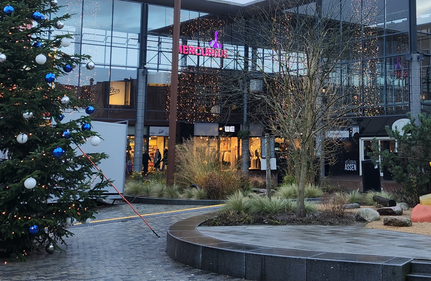 Gemeente koopt panden V&D en Forum-Noord