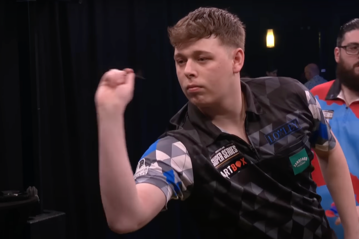 Owen Bates maakt zijn WK Dartsdebuut te pikant voor tv?