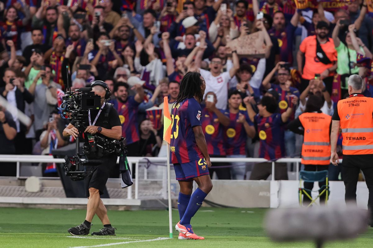 Le Barça aidé par l'arbitre, ça fait scandale en Espagne