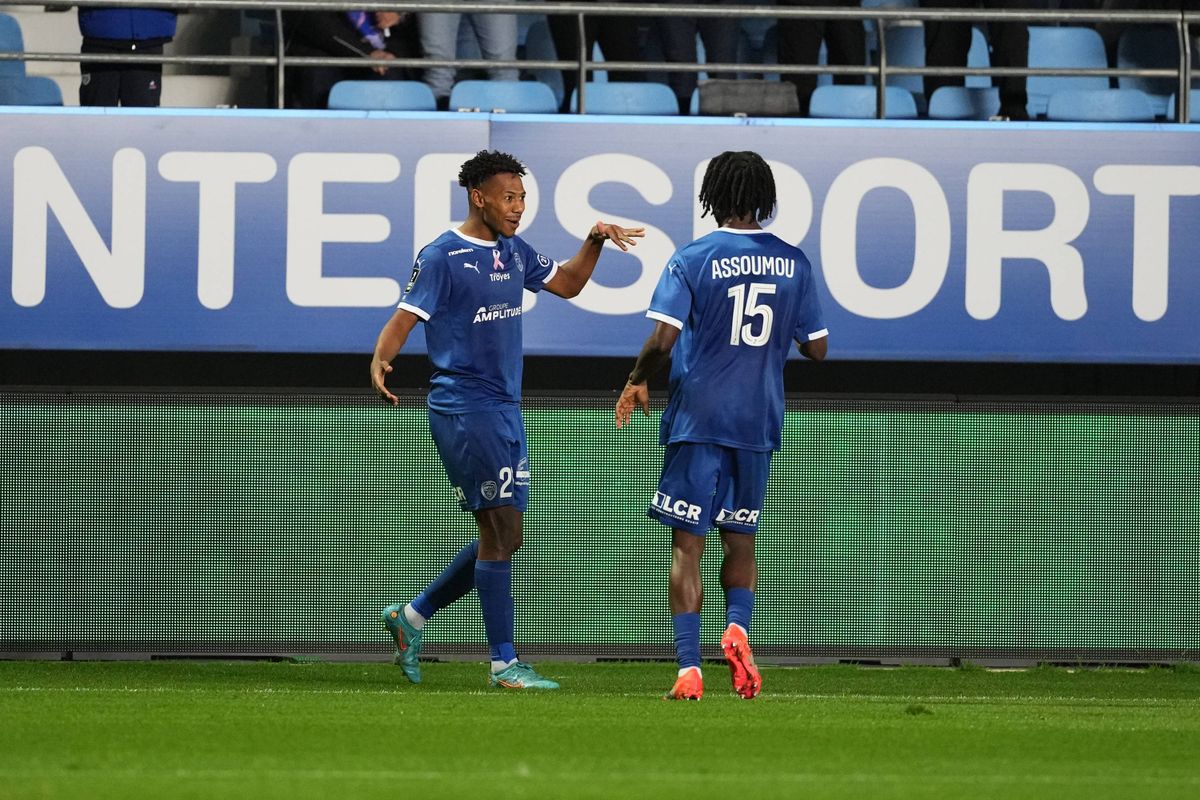 L2 : Toujours leader, Troyes coule Bastia