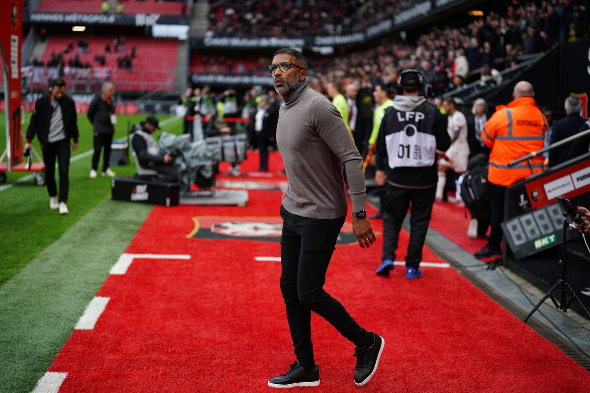 Rennes cherche un entraineur pendant le match face à Nice