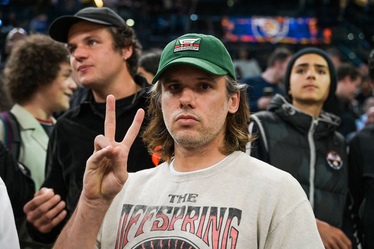 Caen : Orelsan allume en musique le clan Mbappé