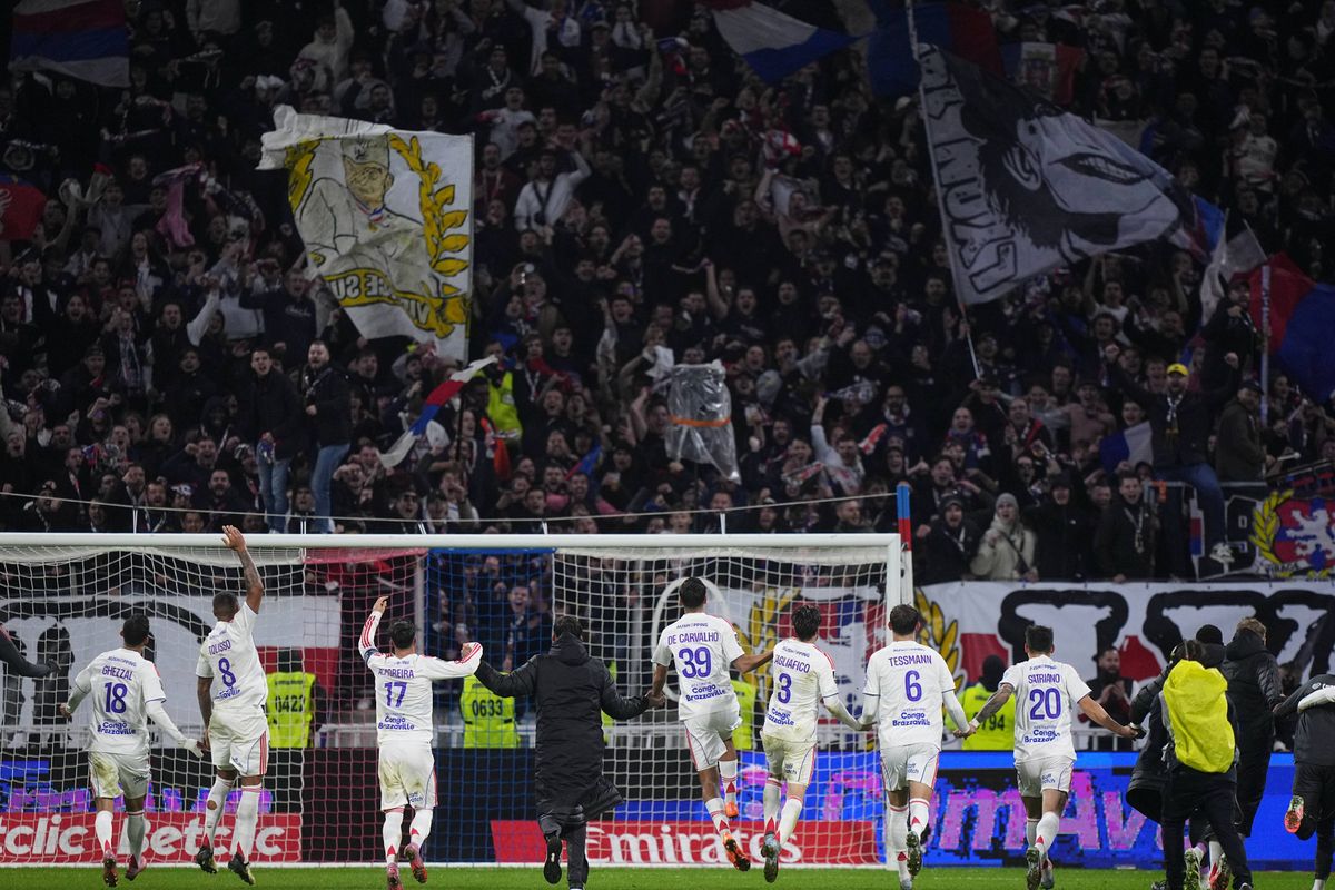 Pas de guichets fermés à OL-PSG, le club prend la parole