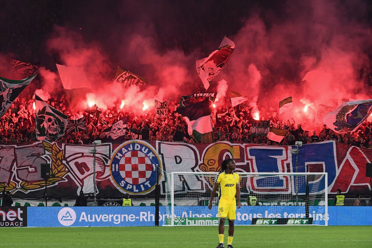 La LFP tape dur sur l'ASSE