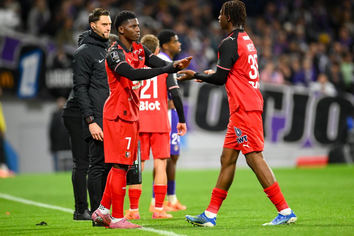 Rennes : Embolo rend service à ses concurrents