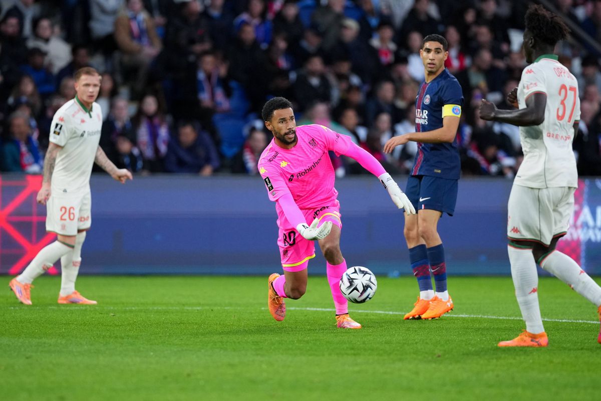 Le gardien de Nice dégoûté par la victoire du PSG