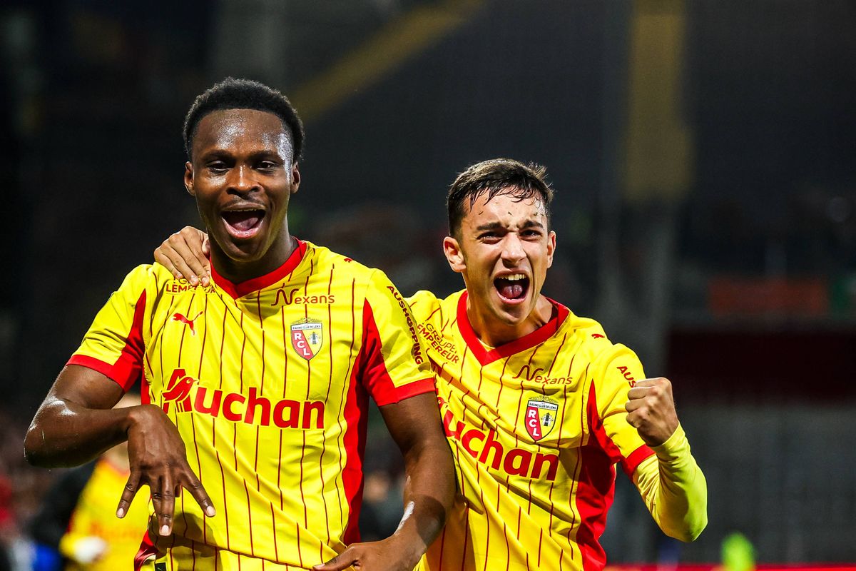 Une vente monstrueuse en Angleterre, Lens salive