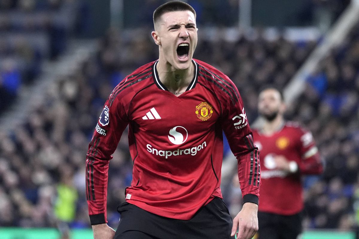 Ang : Man Utd s'impose et remonte à la 4e place