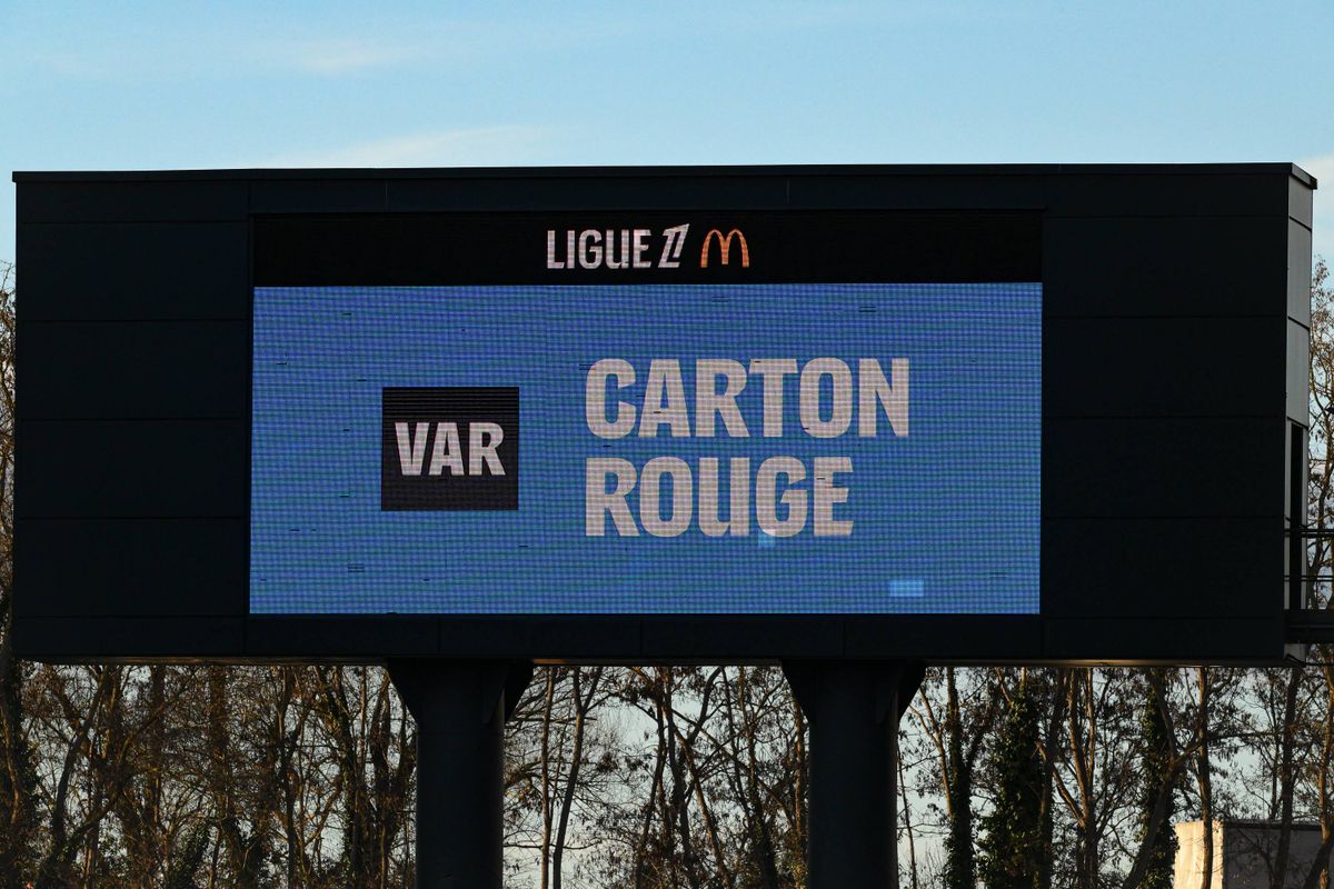 Eric Roy sans pitié avec les arbitres