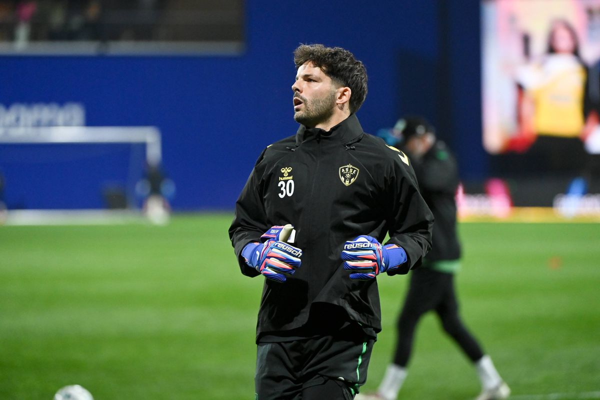 ASSE : Larsonneur doit faire taire les rumeurs