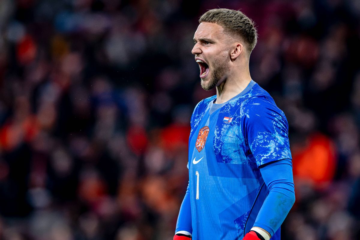 PSG : Bart Verbruggen tout proche de Paris