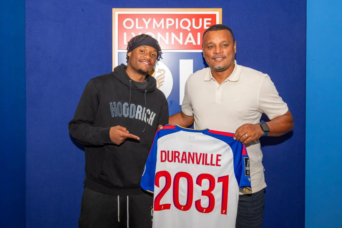 Duranville signe à l'OL, et c'est original