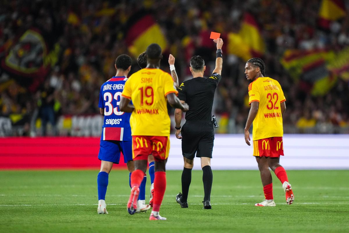 RCL-PSG : Antonio prend rouge, Leca attaque l'arbitre