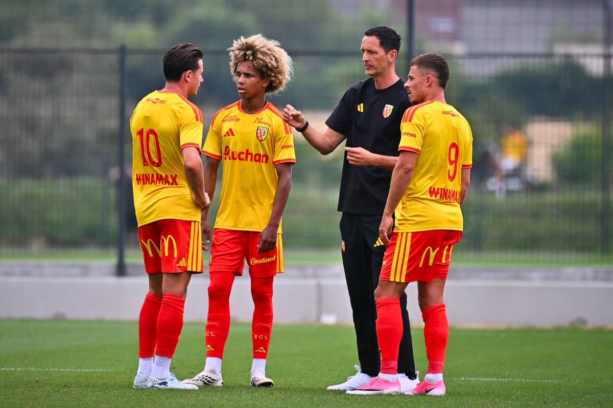 Lens : Toppmöller entre déjà en guerre contre ses cadres