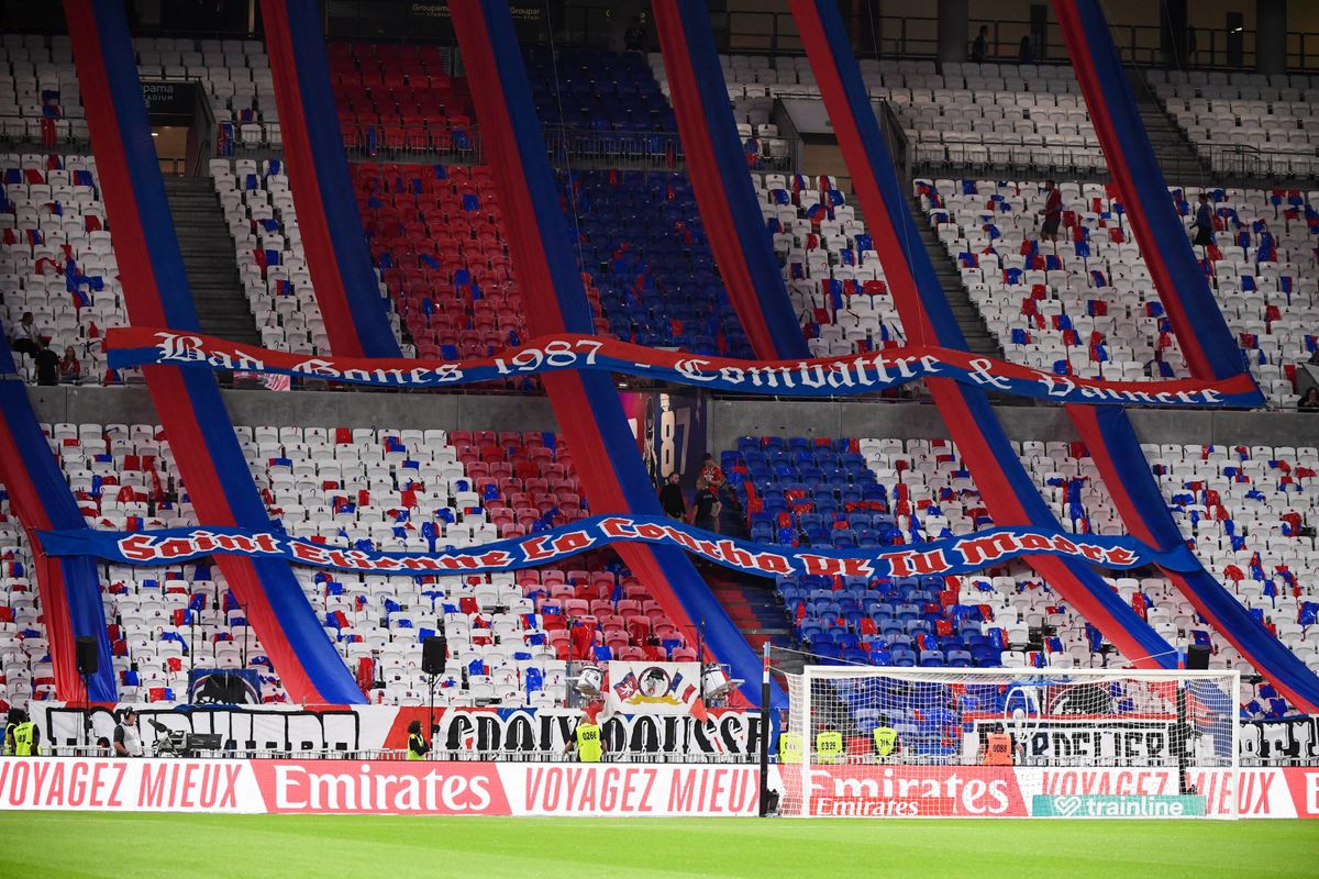 Banderole insultante à l'OL, L'Equipe s'interroge