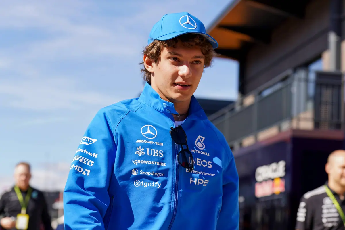 Kimi Antonelli laat zich uit over Red Bull-auto van Max Verstappen na ...