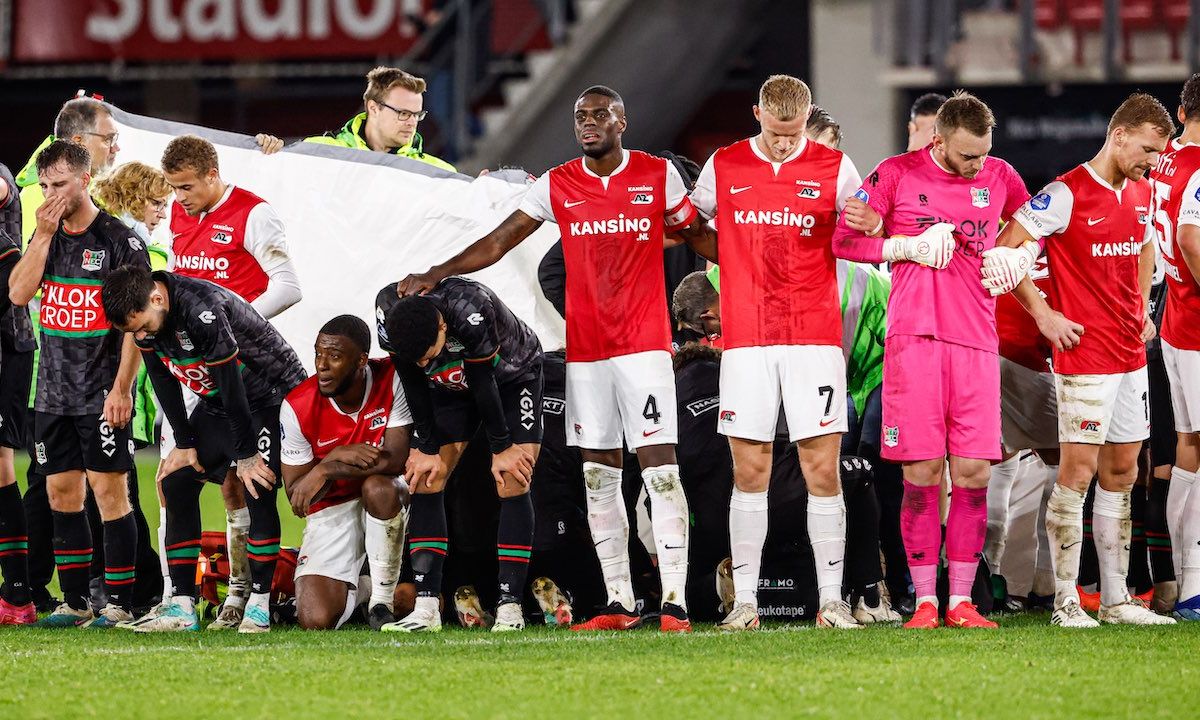 Speler van NEC zakt op het